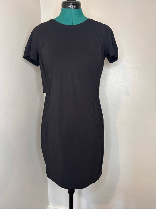 lululemon athletica Dresses & Skirts - lululemon athletica Black Short Sleeve Active Dress